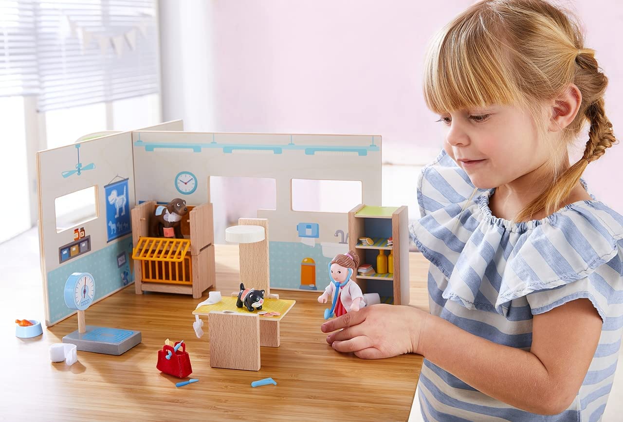 Vet Clinic Play Set (Little Friends)